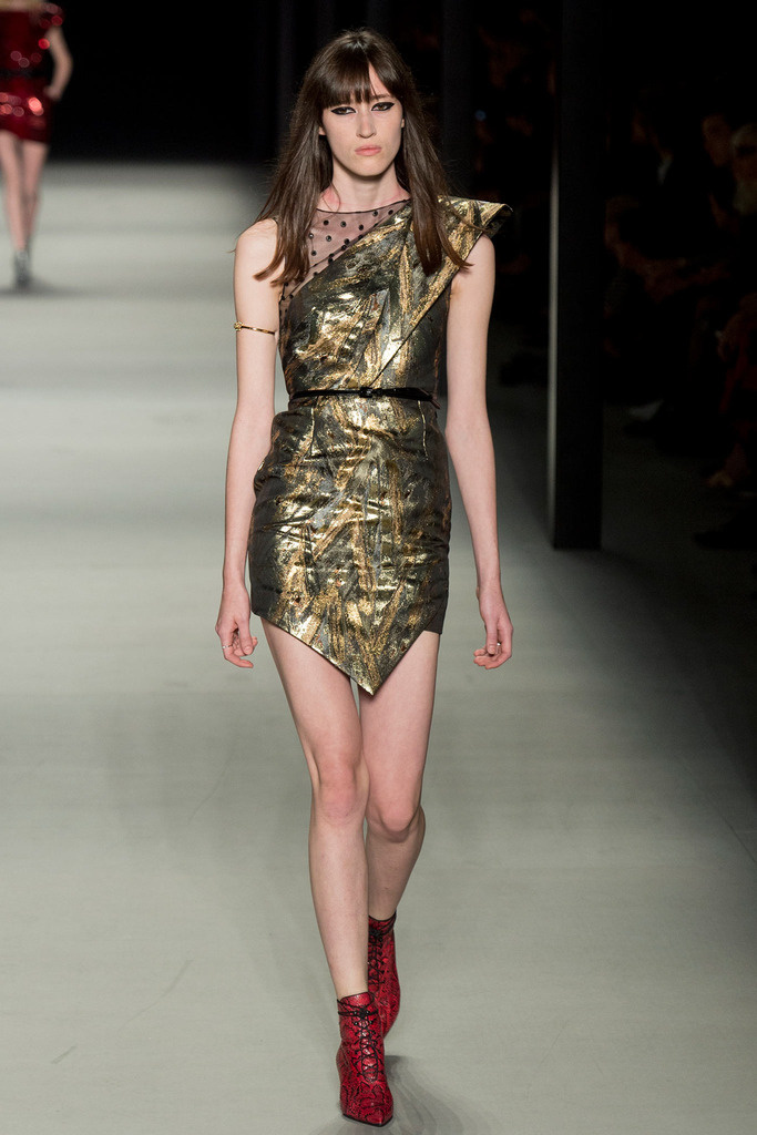 yves_saint_laurent_pasarela_126150642_683x